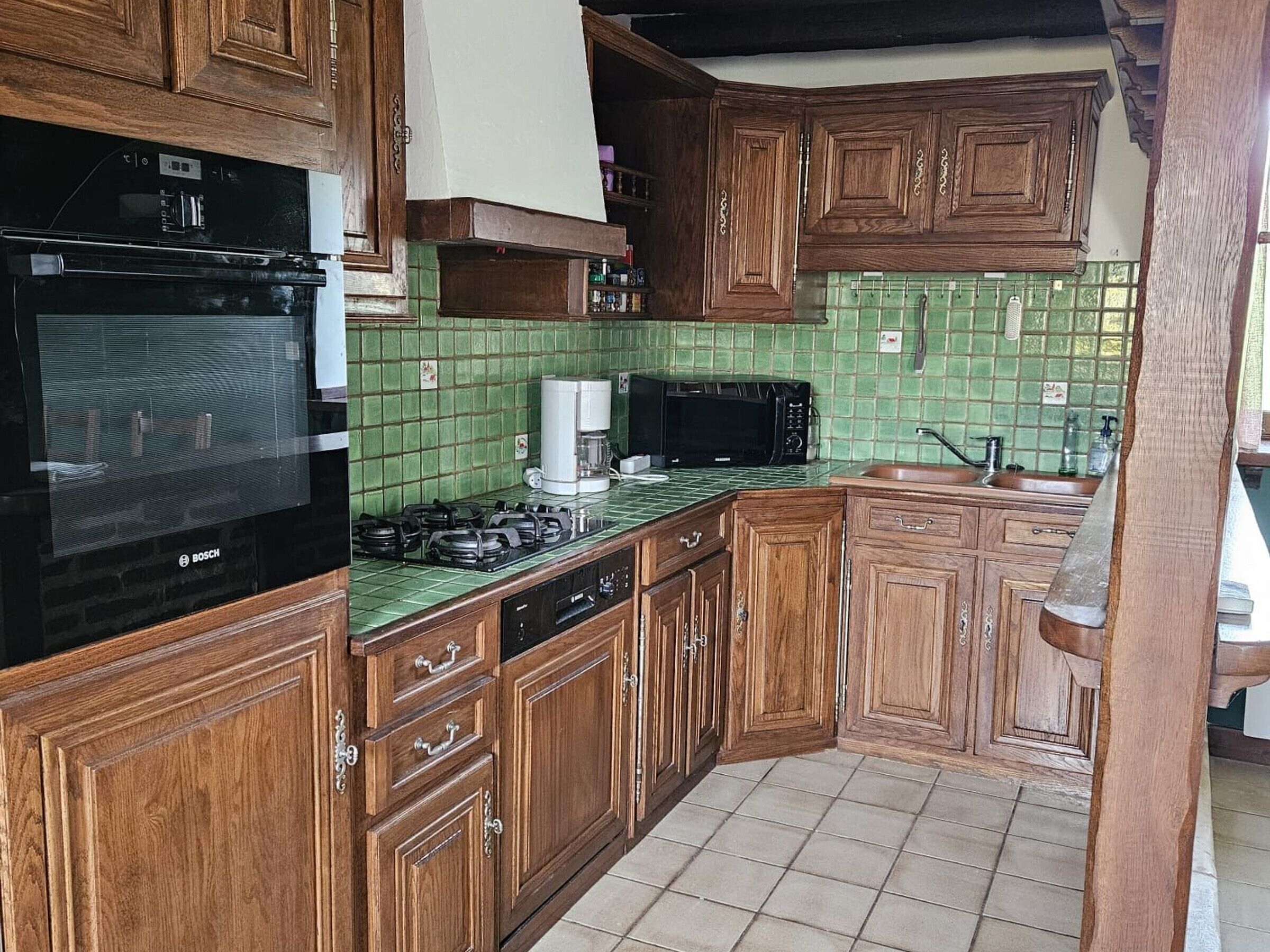 Réfrigérateur, micro-ondes, four, lave-vaisselle