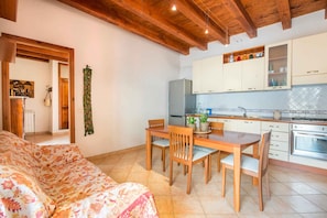 Apartment, 1 Bedroom, Patio | Private kitchen