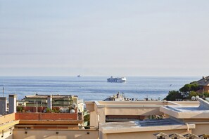 Appartement, 2 chambres, balcon, vue sur la mer | Vue sur la plage ou l’océan