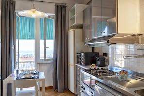 Apartment, 2 Schlafzimmer, Balkon, Meerblick | Eigene Küche