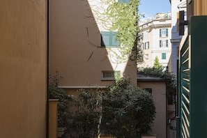 Appartement, 1 chambre, balcon | Vue sur la cour