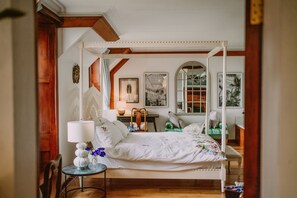 2 Schlafzimmer, Schreibtisch, Bügeleisen/Bügelbrett, Reisekinderbett