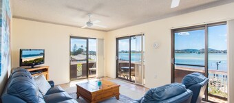 Dolphin Place 05 over looking Sparkling Wallis Lake