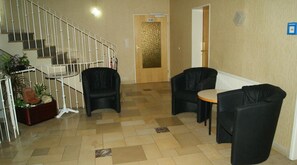 Siddeområde i lobbyen