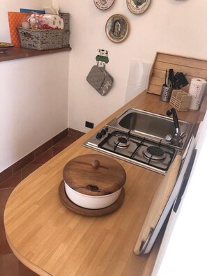 Herdplatte, Kochgeschirr/Geschirr/Besteck