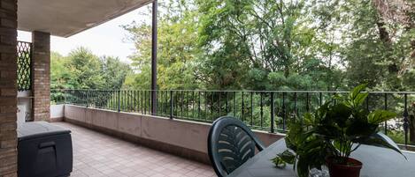 Apartment (1 Bedroom) | Terrace/patio