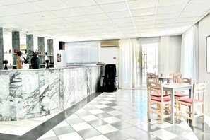 Dining - Eleana Hotel (Zakynthos)