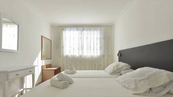 1 chambre, fer et planche Ă repasser, Wi-Fi gratuit, draps fournis