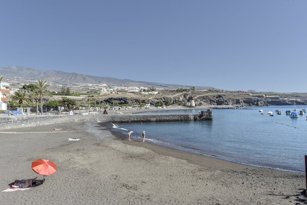 On the beach - Holiday Apartment “Mar Rizada” in Playa San Juan with Mountain View and Balcony (Playa San Juan)