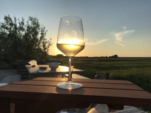 تناول الطعام بالخارج