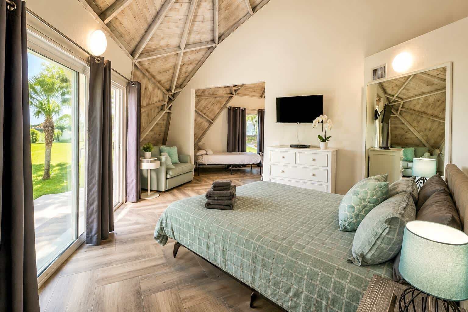 1 habitación, tabla de planchar con plancha, wifi y ropa de cama 