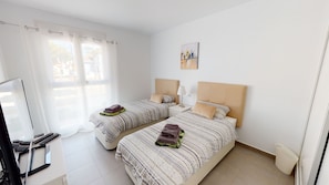 3 bedrooms, in-room safe, free WiFi, bed sheets