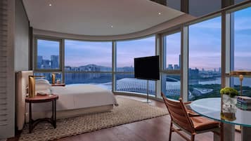 Phòng Deluxe, 1 giường cỡ king (Partial Bay View) | Quang cảnh từ phòng