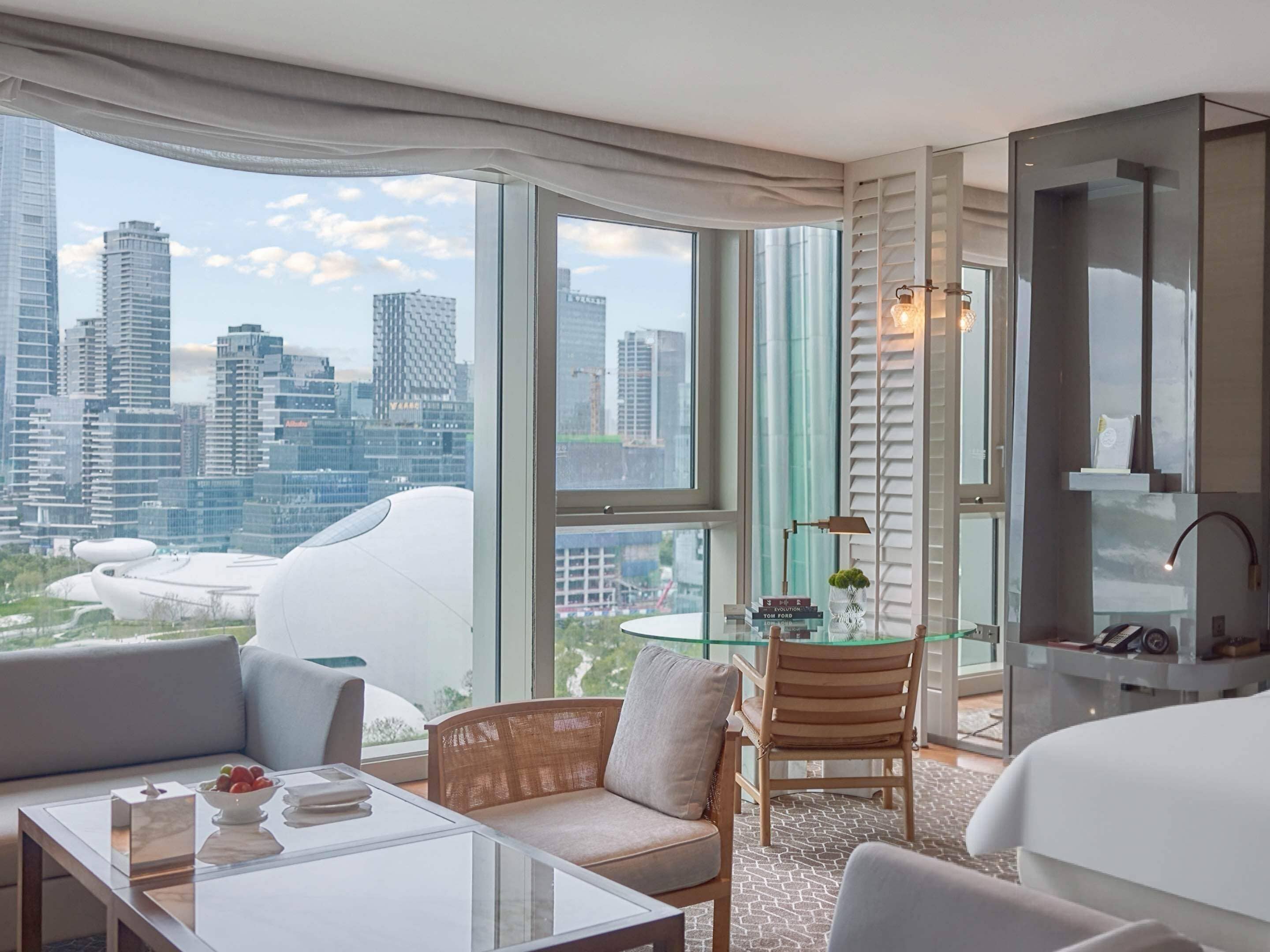 开放式海景居室 | 高档床上用品、羽绒被、迷你吧（备有免费物品）、客房内保险箱