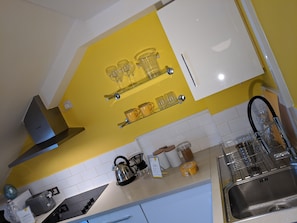 Apartment, 1 Bedroom | Private kitchen | Full-sized fridge, microwave, oven, stovetop
