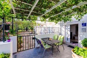 Huis (Two Bedroom Holiday Home) | Terras