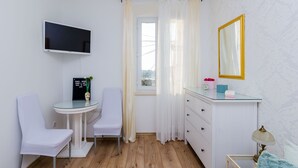 Nhà (Two Bedroom Holiday Home) | Phòng ăn