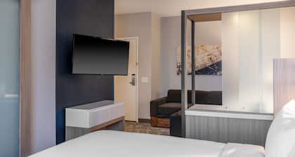 SpringHill Suites by Marriott Overland Park Leawood