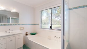 Bathtub