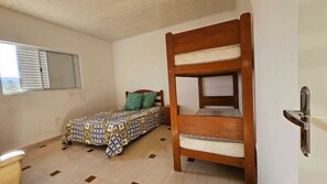 5 chambres, bureau, accès au Wi-Fi (inclus)