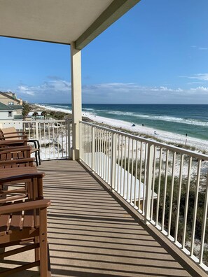 Property grounds - Penthouse, 3 BR,3 BA, Beach service included! (Fort Walton Beach)