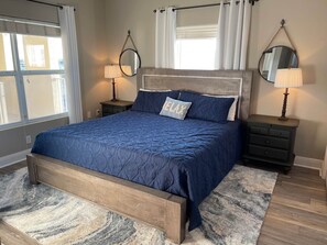 3 bedrooms, iron/ironing board, travel crib, free WiFi - Penthouse, 3 BR,3 BA, Beach service included! (Fort Walton Beach)