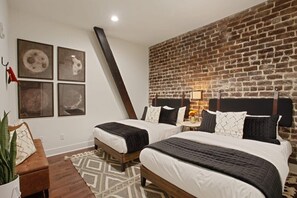 Unclassified image, 4 of 16, button