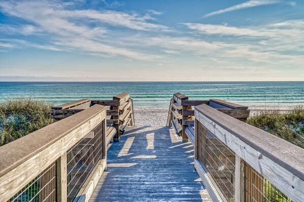 Beach nearby, sun-loungers, beach towels
