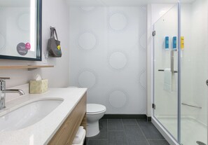 Free toiletries, hair dryer, towels, soap - Tru By Hilton Austin NW Arboretum, TX (Austin)