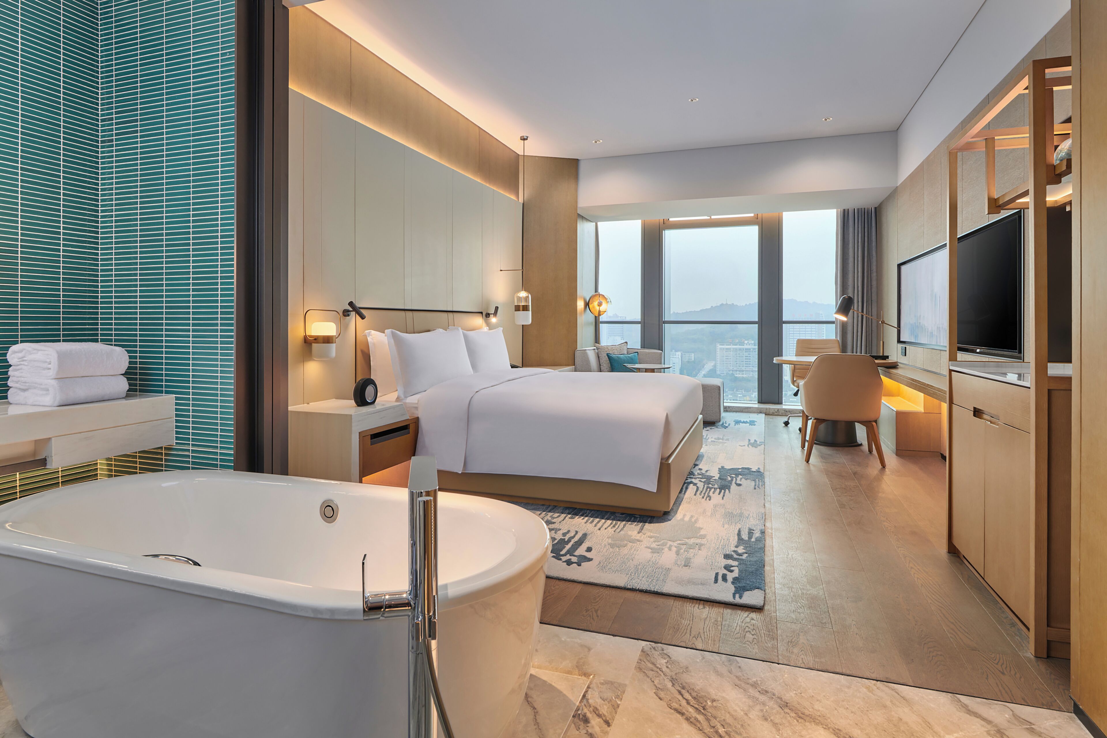 Room, 1 King Bed | Hypo-allergenic bedding available, down comforters, minibar