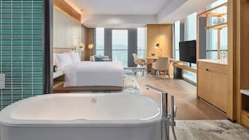 Deluxe Room, 1 King Bed | 1 bedroom, hypo-allergenic bedding, down comforters, minibar