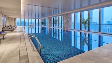 Indendørs pool