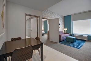 Living area - Home2 Suites by Hilton Raleigh North I-540 (Raleigh)