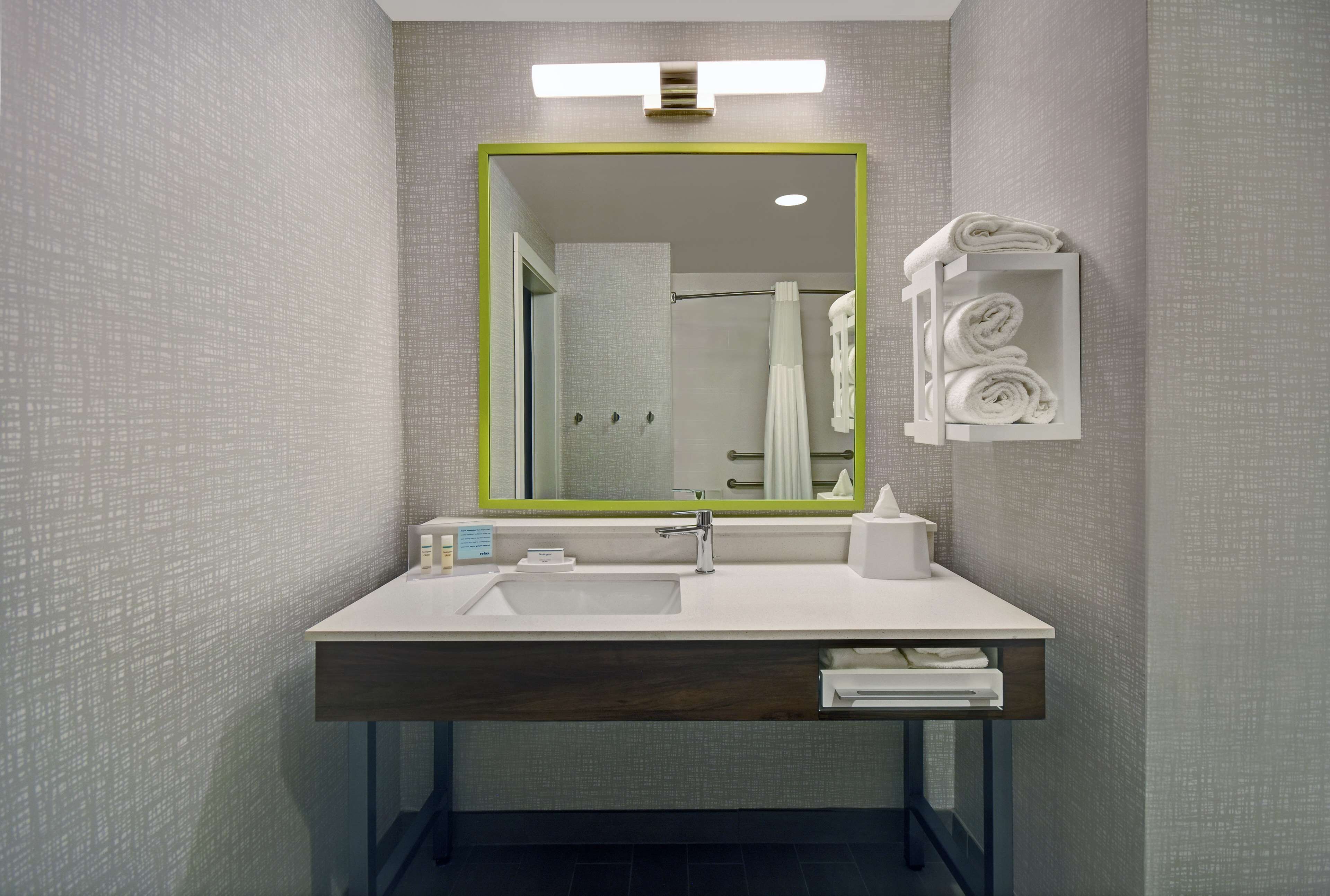 separate bathtub and shower, towels