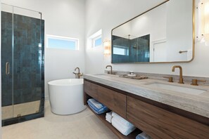 Ensemble douche/baignoire, baignoire à jets