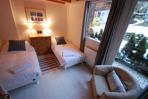 5 bedrooms, iron/ironing board, travel cot, free WiFi