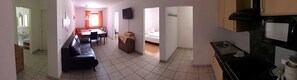 公寓, 陽台 (excl. cleaning fee, Top 6) | 起居區 | 1-公分平面電視、衛星頻道、電視、乒乓球