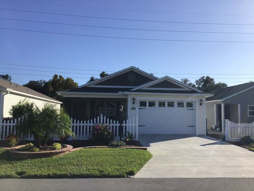 Beautiful New 2/2 Villa w/BBQ & FREE WiFi!