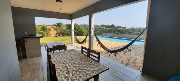 Outdoor dining - Chácara 1000 M² em Condomínio Fechado (Sarapuí)