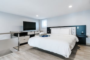 4 habitaciones, caja de seguridad en la habitación y escritorio