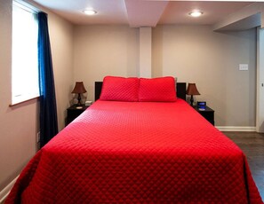 2 chambres, bureau, fer et planche à repasser, accès au Wi-Fi (inclus)