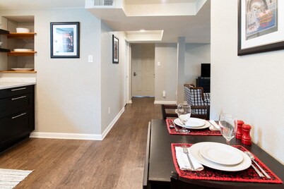 The Lewis House-Garden Level Getaway Spot!