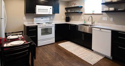 The Lewis House-Garden Level Getaway Spot!