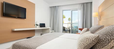 Minibar, caja de seguridad en la habitación, wifi gratis y ropa de cama