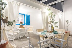 Dining - Iokasti villa Santorini (Santorini, Cyclades,)