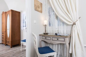 Interior - Iokasti villa Santorini (Santorini, Cyclades,)