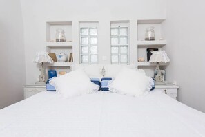 2 bedrooms, iron/ironing board, WiFi, bed sheets - Iokasti villa Santorini (Santorini, Cyclades,)