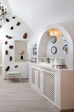 Interior - Olive Cave Houses Santorini (Firostefani)