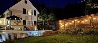  Stylishly restored 1800's historic home- heart of Virginia hunt & wine country!