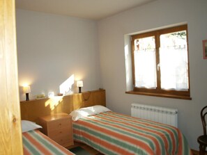 5 عدّة غرف نوم وخدمة الإنترنت